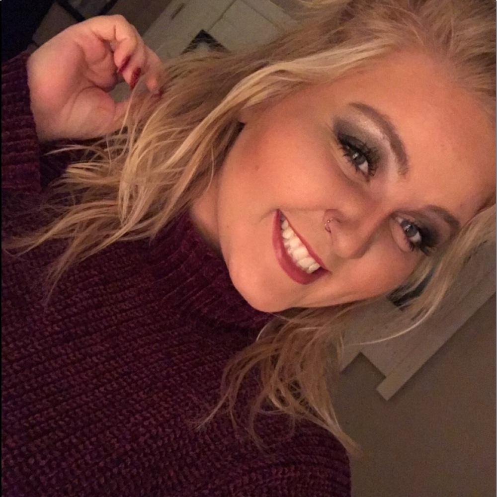 Meet your Posher, Christine